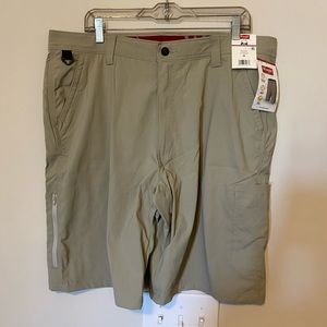 NWT Wrangler Comfort Flex Utility Shorts